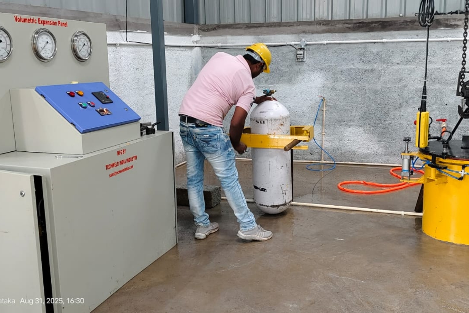 Hydraulic Testing Machine Installation